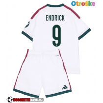 Otroške Nogometnih dresov Real Madrid Endrick #9 Domači 2026-27 Kratki rokavi (+ hlače)